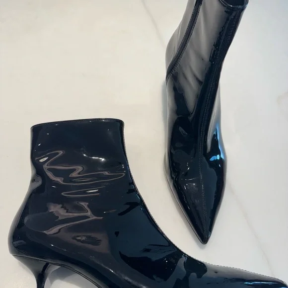 Zara Black Ankle Booties with Glossy Finish - Picture 2 of 3